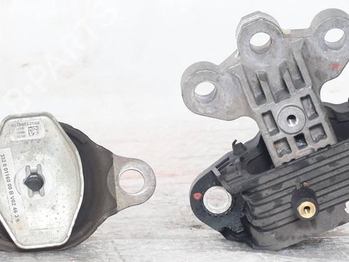 Used Engine mount FIAT 500e (332_) Elektro 3+1 (FA1) (118 hp) 31647601