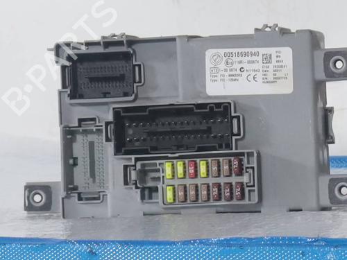 Used Fuse box Fuse box FIAT PUNTO EVO (199_) 1.2 (69 hp) 33284673 33284673