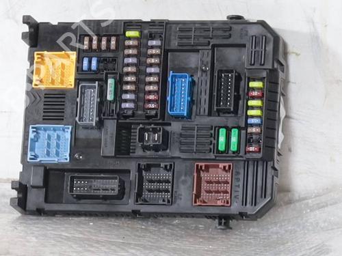 Used Fuse box Fuse box 36774598 36774598