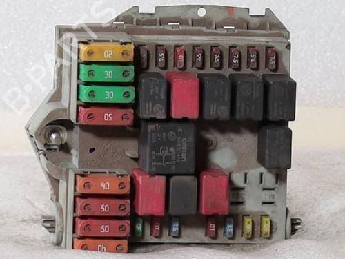Used Fuse box Fuse box 39261628 39261628