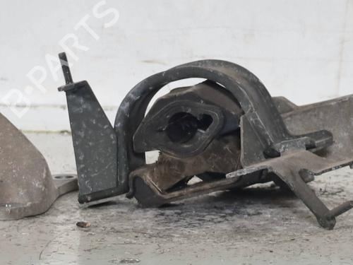 Used Engine mount Engine mount FIAT PUNTO (188_) 1.3 JTD 16V (70 hp) 30662174 30662174