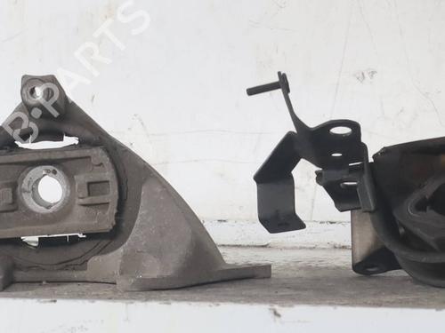 Used Engine mount Engine mount FIAT PUNTO (188_) 1.3 JTD 16V (70 hp) 32706771 32706771