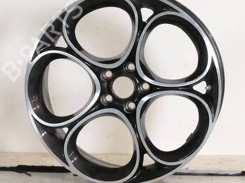 rim-alfa-romeo-giulia-952_-2015-30662232 main image