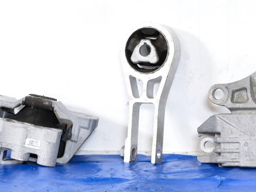 Used Engine mount Engine mount JEEP RENEGADE SUV (BU, B1, BV) 2.4 4x4 (182 hp) 30084145 30084145