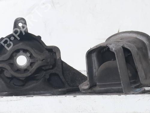 Used Engine mount Engine mount LANCIA YPSILON (843_) 1.3 JTD (843.AXD11, 843.AXD1A) (70 hp) 33285066 33285066
