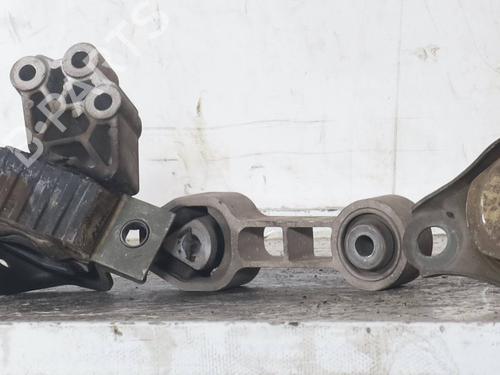 Used Engine mount Engine mount FIAT PANDA (169_) 1.1 (169.AXA1A) (54 hp) 33284403 33284403