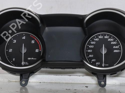 Used Instrument cluster ALFA ROMEO STELVIO (949_) 2.2 D (949.AXC1A) (180 hp) 30662182