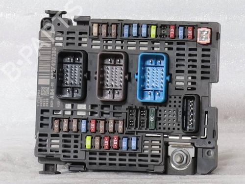 Used Fuse box Fuse box 36835658 36835658