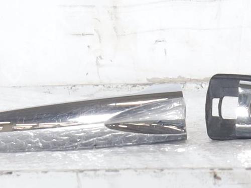 front-left-exterior-door-handle-lancia-ypsilon-843_-2003-2004-2005-2006-2007-2008-2009-2010-2011-36568326 main image