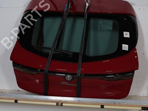 tailgate-alfa-romeo-tonale-965_-13-hybrid-q4-50570839-2022-22966442 main image