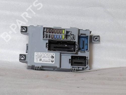 Used Fuse box Fuse box 39135269 39135269
