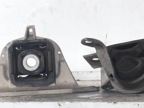 Used Engine mount Engine mount FIAT PUNTO (188_) 1.2 60 (188.030, .050, .130, .150, .230, .250) (60 hp) 33616196 33616196