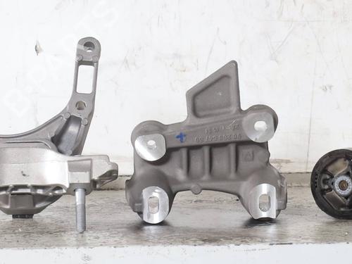 Used Engine mount Engine mount FIAT GRANDE PANDA (328) EV (328) (113 hp) 34208121 34208121