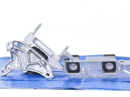 Used Engine mount Engine mount FIAT 600e / 600 (365_, 364_) Electric (156 hp) 30111840 30111840