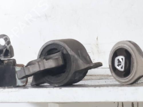 Used Engine mount Engine mount FIAT GRANDE PUNTO (199_) 1.3 D Multijet (75 hp) 33284301 33284301
