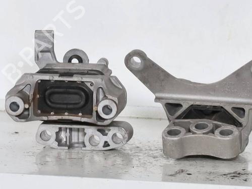 Used Engine mount Engine mount ALFA ROMEO GIULIETTA (940_) 2.0 JTDM (940FXE1A, 940FXG11) (170 hp) 29826468 29826468