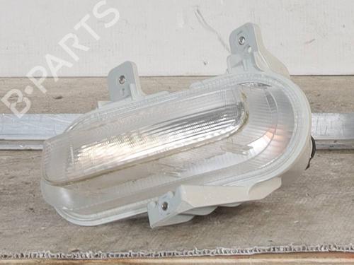 right-daytime-light-jeep-renegade-suv-bu-b1-bv-2014-27404557 main image