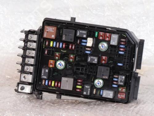 Used Fuse box Fuse box OPEL ASTRA K (B16) 1.5 CRDI (68) (105 hp) 39910529 39910529