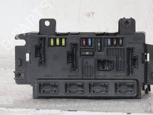Used Fuse box Fuse box FIAT PANDA (169_) 1.3 D Multijet (169.AXC1A) (70 hp) 33055990 33055990