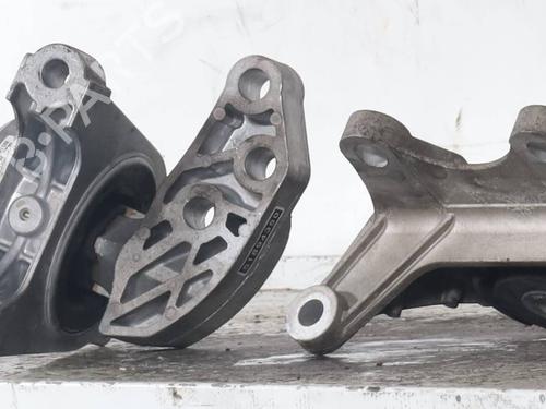 Used Engine mount Engine mount 36154986 36154986