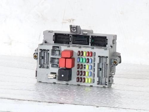 Used Fuse box Fuse box 36217132 36217132