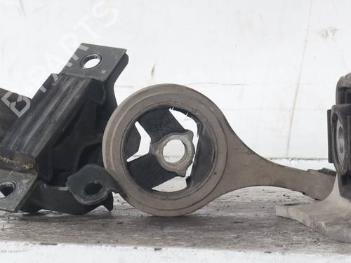 Used Engine mount Engine mount FIAT PUNTO (188_) 1.2 60 (188.030, .050, .130, .150, .230, .250) (60 hp) 33284368 33284368