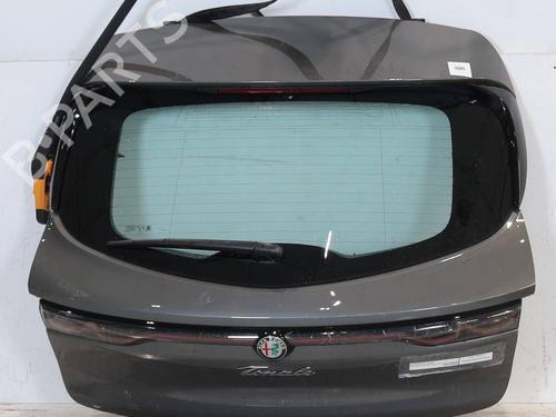 tailgate-alfa-romeo-tonale-965_-2022-23505361 main image