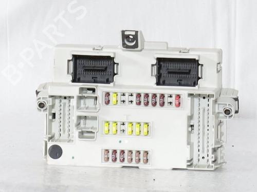Used Fuse box Fuse box 36774640 36774640