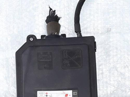 Used Fuse box Fuse box 39403577 39403577