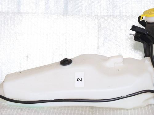 Used Windscreen washer tank Windscreen washer tank 39262088 39262088