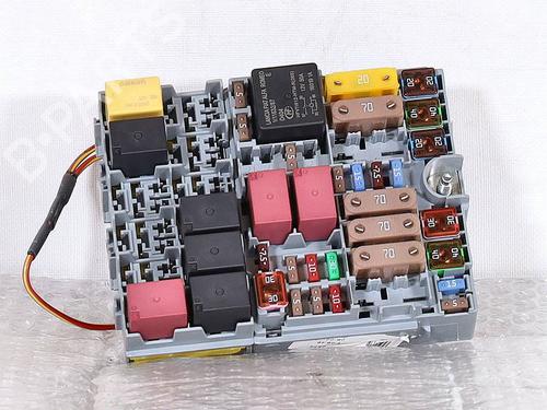 Used Fuse box Fuse box 39199299 39199299