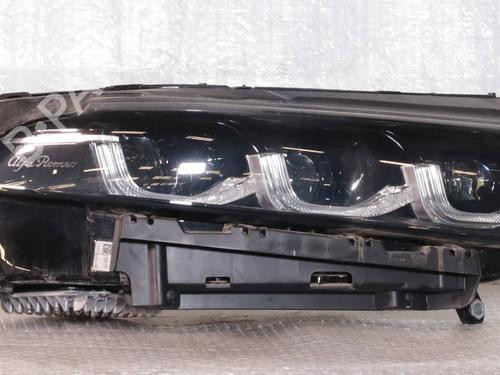 right-headlight-alfa-romeo-tonale-965_-2022-40071763 main image