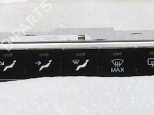 climate-control-fiat-500e-332_-2020-37020305 main image
