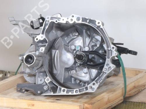 Used Gearbox OPEL CROSSLAND X / CROSSLAND (P17, P2QO) 1.2 (75) (110 hp) 30305014