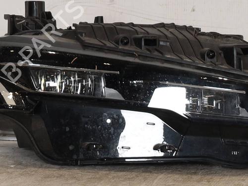 Used Right headlight Right headlight PEUGEOT 308 III (FB_, FH_, FP_, F3_, FM_) Hybrid 225 (F3DGYT, F3DGNH) (224 hp) 26316504 26316504