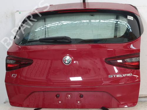 tailgate-alfa-romeo-stelvio-949_-2016-33051018 main image