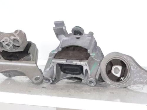Used Engine mount Engine mount ALFA ROMEO GIULIETTA (940_) 1.8 TBi (940FXR11) (241 hp) 29892304 29892304