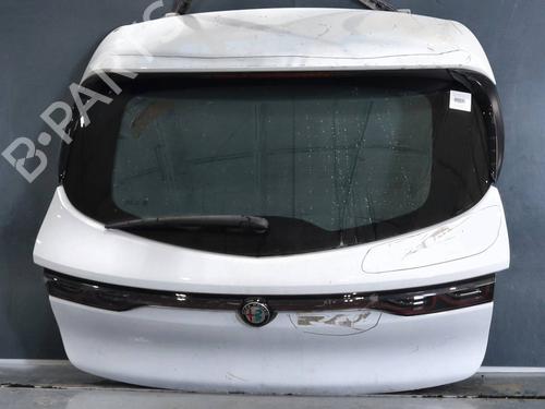 tailgate-alfa-romeo-tonale-965_-2022-31941796 main image