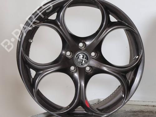 rim-alfa-romeo-giulia-952_-2015-28582446 main image