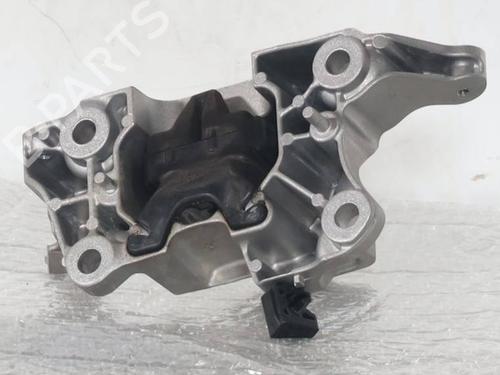 Used Engine mount Engine mount DS DS 3 / DS 3 CROSSBACK (UR_, UC_, UJ_) 1.2 PureTech 100 (URHNKK, URHNEK) (101 hp) 30738714 30738714