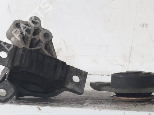 Used Engine mount Engine mount FIAT PANDA (169_) 1.2 (169.AXB11, 169.AXB1A) (60 hp) 32706825 32706825
