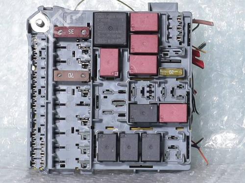 Used Fuse box Fuse box 39261712 39261712