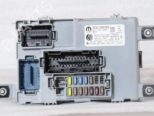 Used Fuse box Fuse box 36835647 36835647