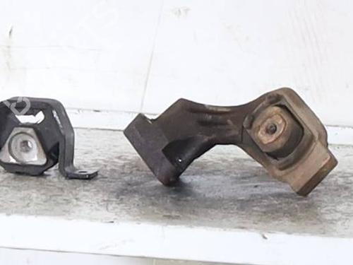 Used Engine mount Engine mount FIAT SEICENTO / 600 (187_) 1.1 (187AXB, 187AXB1A, 187AXC1A02) (54 hp) 33284770 33284770