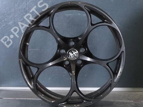 rim-alfa-romeo-stelvio-949_-2016-37231210 main image