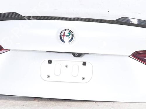 tailgate-alfa-romeo-giulia-952_-2015-26709718 main image