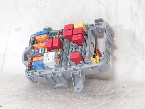 fuse-box-alfa-romeo-giulia-952_-2015-36217682 main image