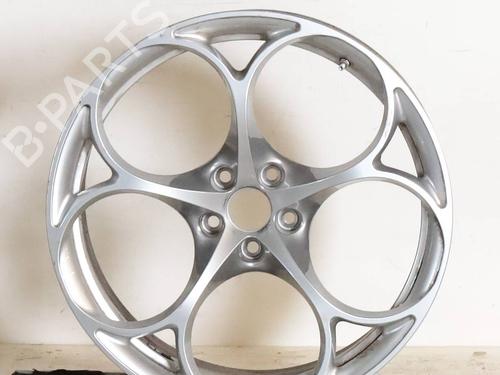 rim-alfa-romeo-stelvio-949_-2016-30662250 main image