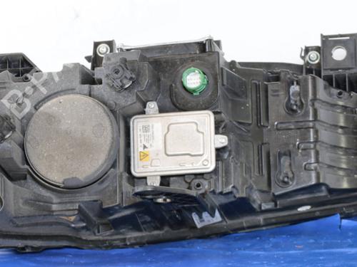 Højre forlygte ALFA ROMEO STELVIO (949_) 2.0 Q4 (949.AXA2A) (280 hp) 30111548