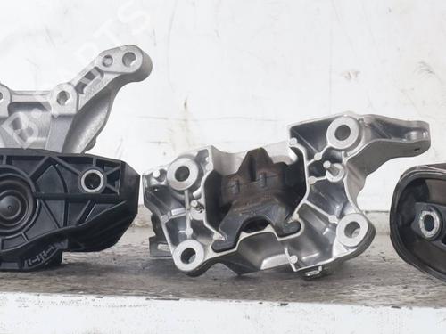 Used Engine mount Engine mount JEEP AVENGER (J2) 1.2 T3 e-Hybrid (110 hp) 33537517 33537517